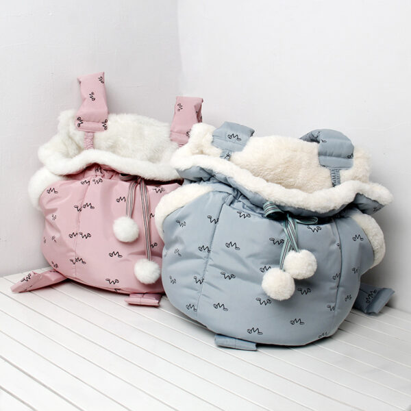 Pets Carrier Backpack Outdoor and Travel Use in Winter - Image 3